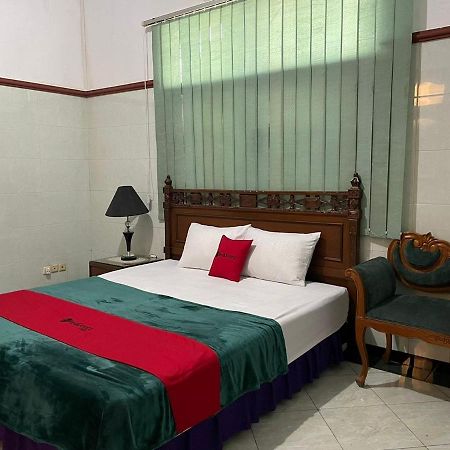 Reddoorz Syariah @ Karang Pilang Karangpilang Exterior foto