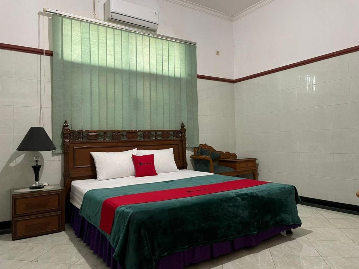 Reddoorz Syariah @ Karang Pilang Karangpilang Exterior foto