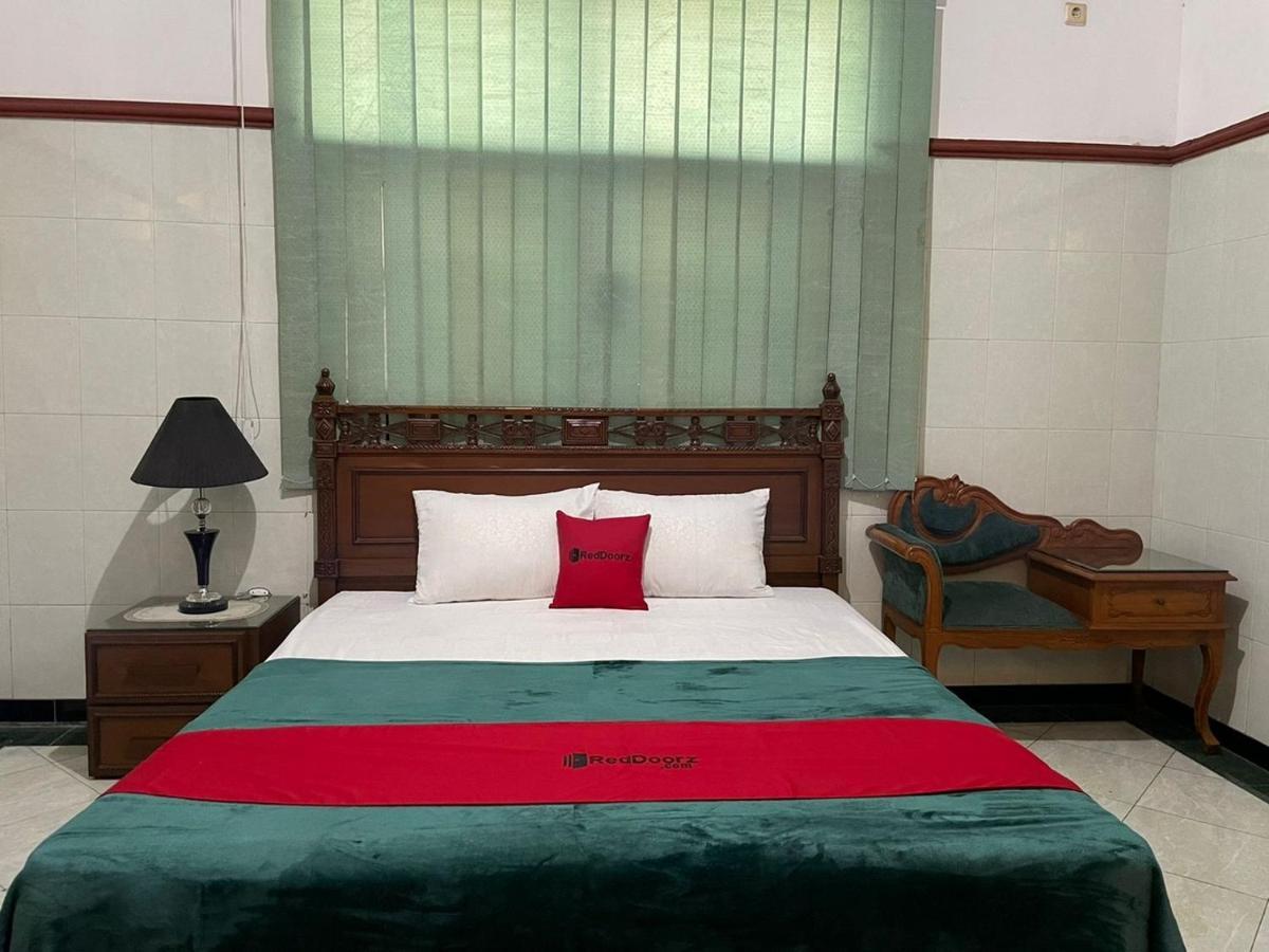 Reddoorz Syariah @ Karang Pilang Karangpilang Exterior foto